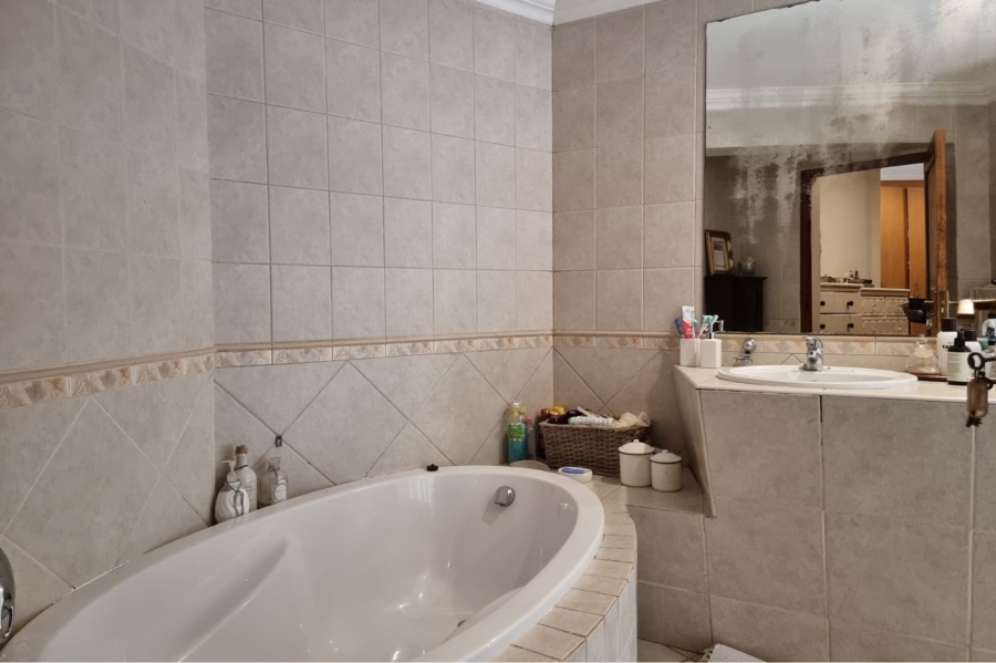 4 Bedroom Property for Sale in Pecanwood Estate North West